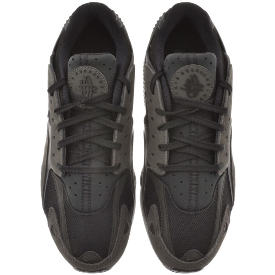 Nike air huarache run black and white top